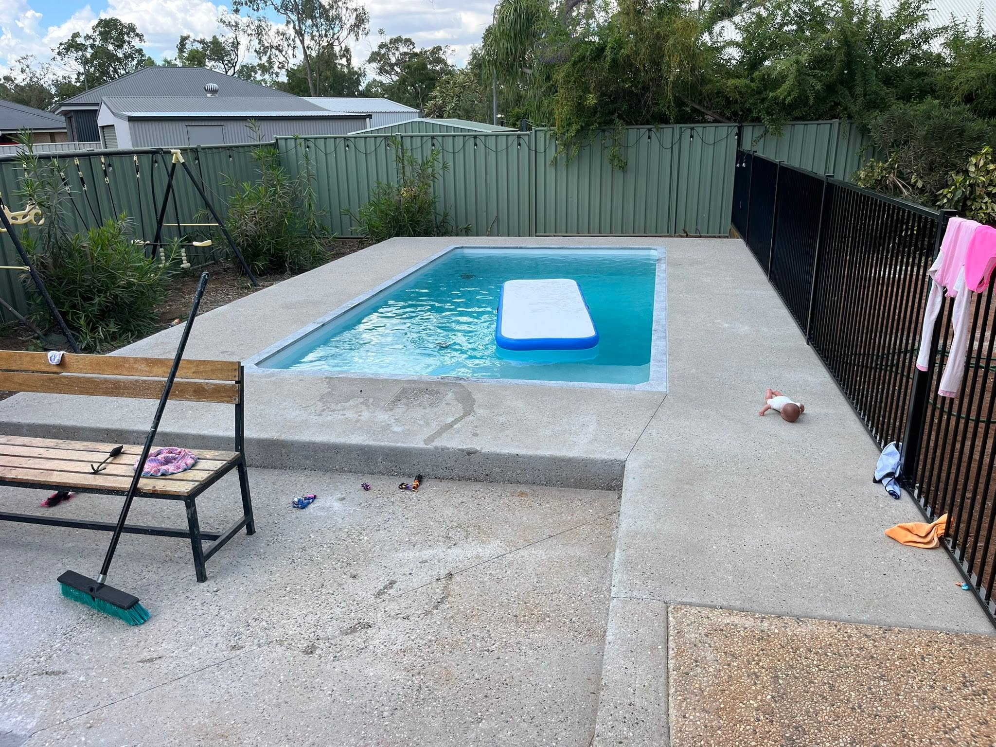 Exposed Aggregate Pool Surround
